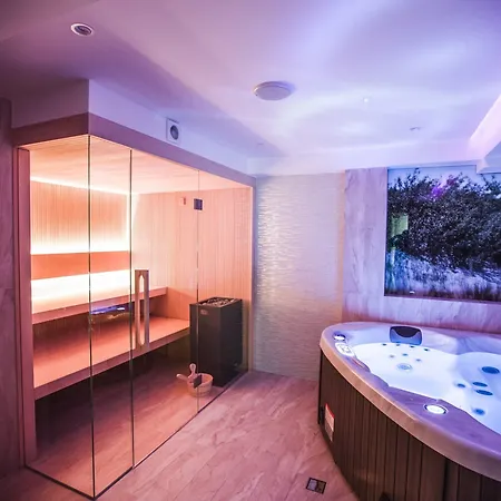 The Sun By Lubicz 3* 우스트카